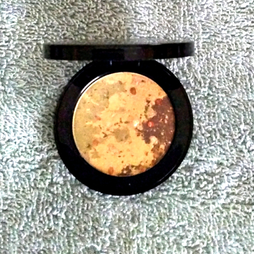 NWT Vincent Longo Etherea eyeshadow amazing color!